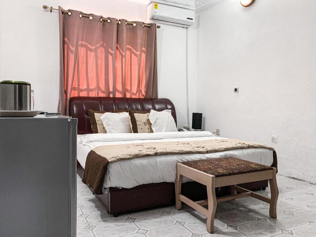 Hill View Hotel West Airport Accra Esterno foto
