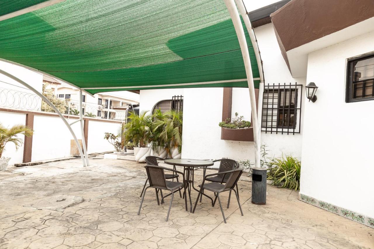 Hill View Hotel West Airport Accra Esterno foto