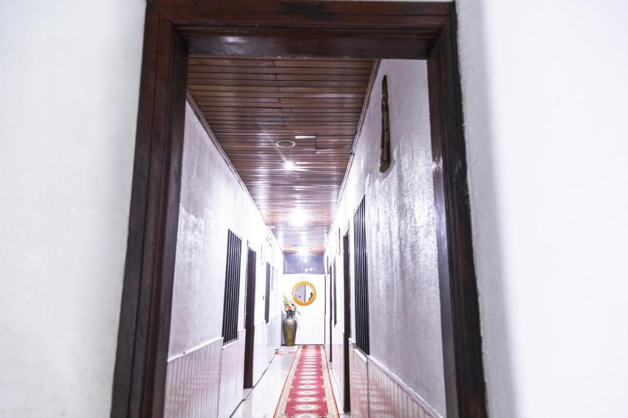 Hill View Hotel West Airport Accra Esterno foto